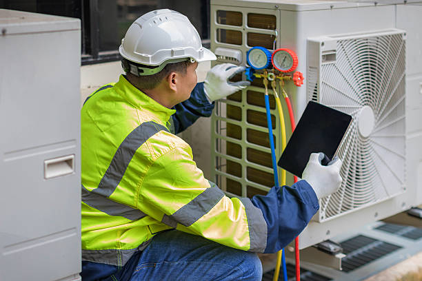 Professional Hvac technician working in Hartville, OH